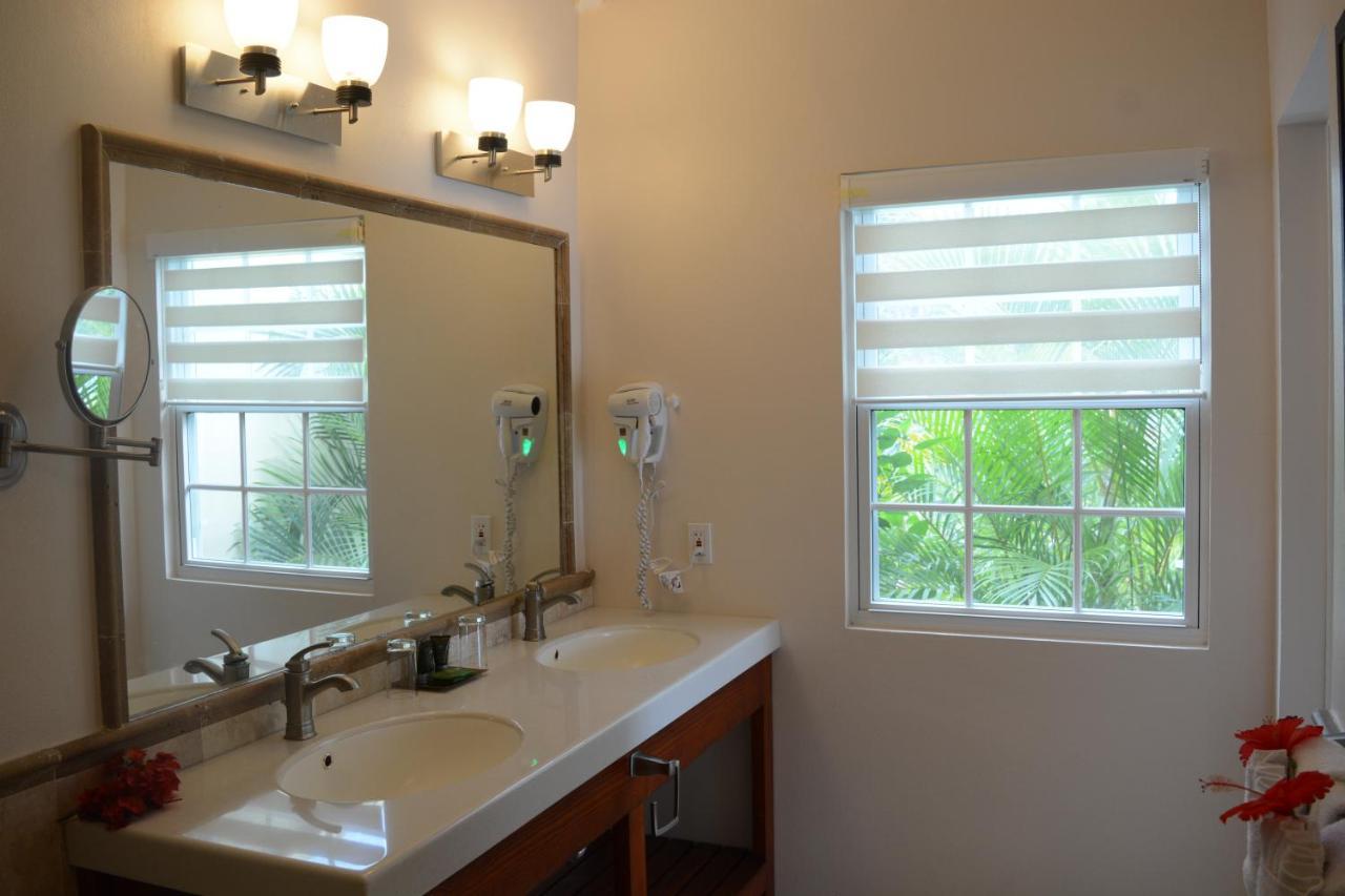 Gunpowder House & Suites English Harbour ภายนอก รูปภาพ